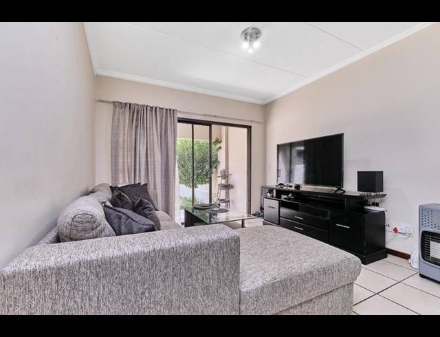 1 BEDROOM PROPERTY TO RENT IN LONEHILL